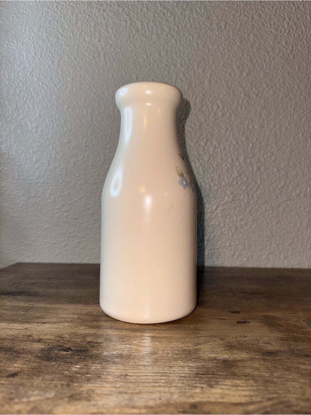 Vintage Pfaltzgraff USA Floral Milk Bottle Vase - Picture 8 of 13